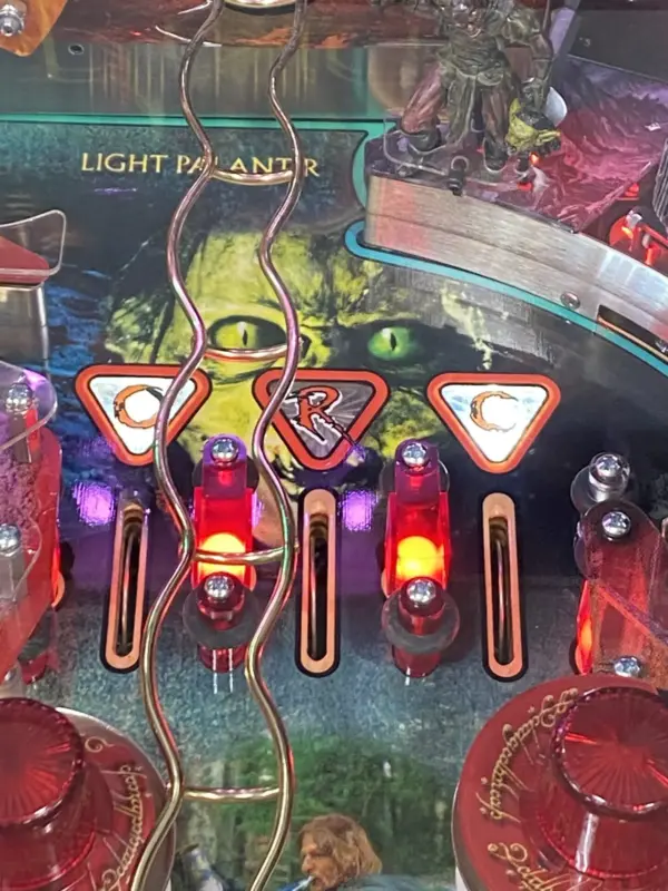 99% Perfect Original LOTR Pinball Machine With Topper - Image 9