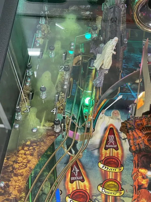 99% Perfect Original LOTR Pinball Machine With Topper - Image 16