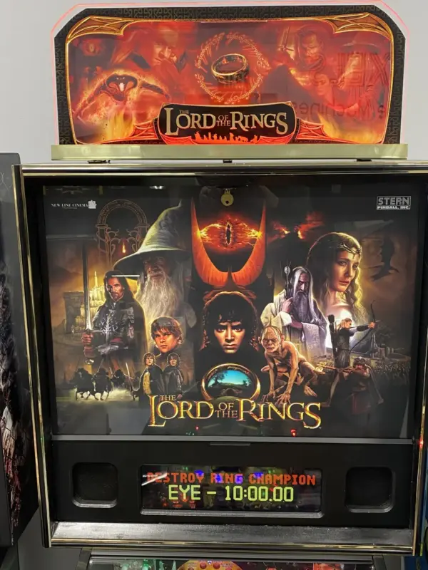99% Perfect Original LOTR Pinball Machine With Topper - Image 2